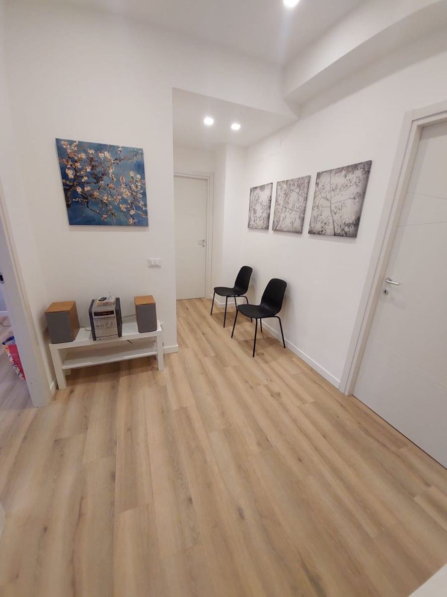 Sala d'attesa dello studio a Roma San Giovanni, Via Satrico 53